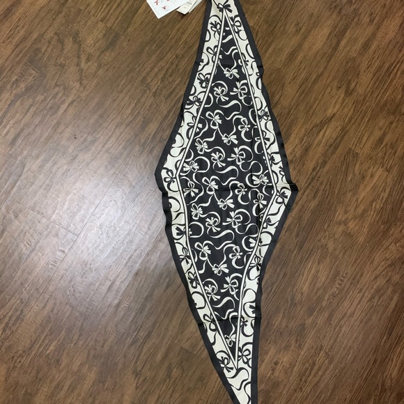 Talbots swirly bows Diamond scarf - Picture 13 of 15